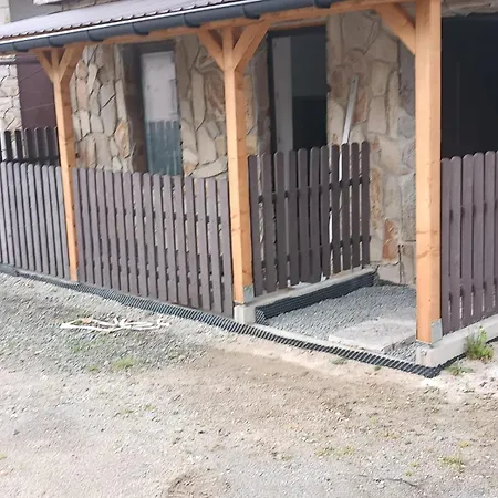 Ubytkomácháč