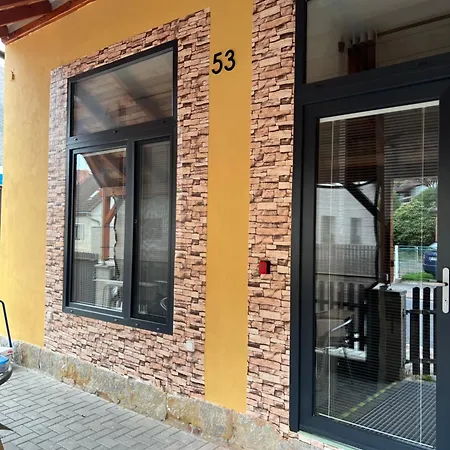 Ubytkomachac Apartment *